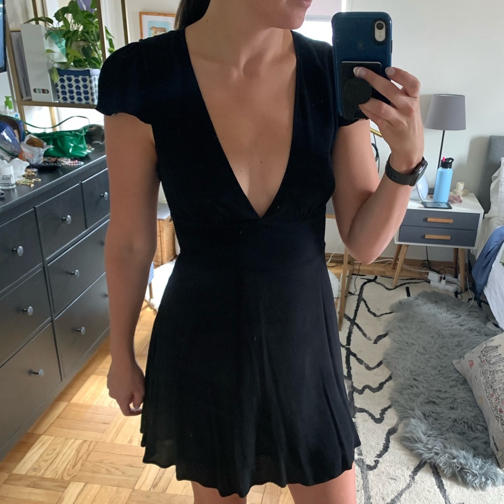 Aritzia | Sunday Best | Rand V-Neck Black Dress 6